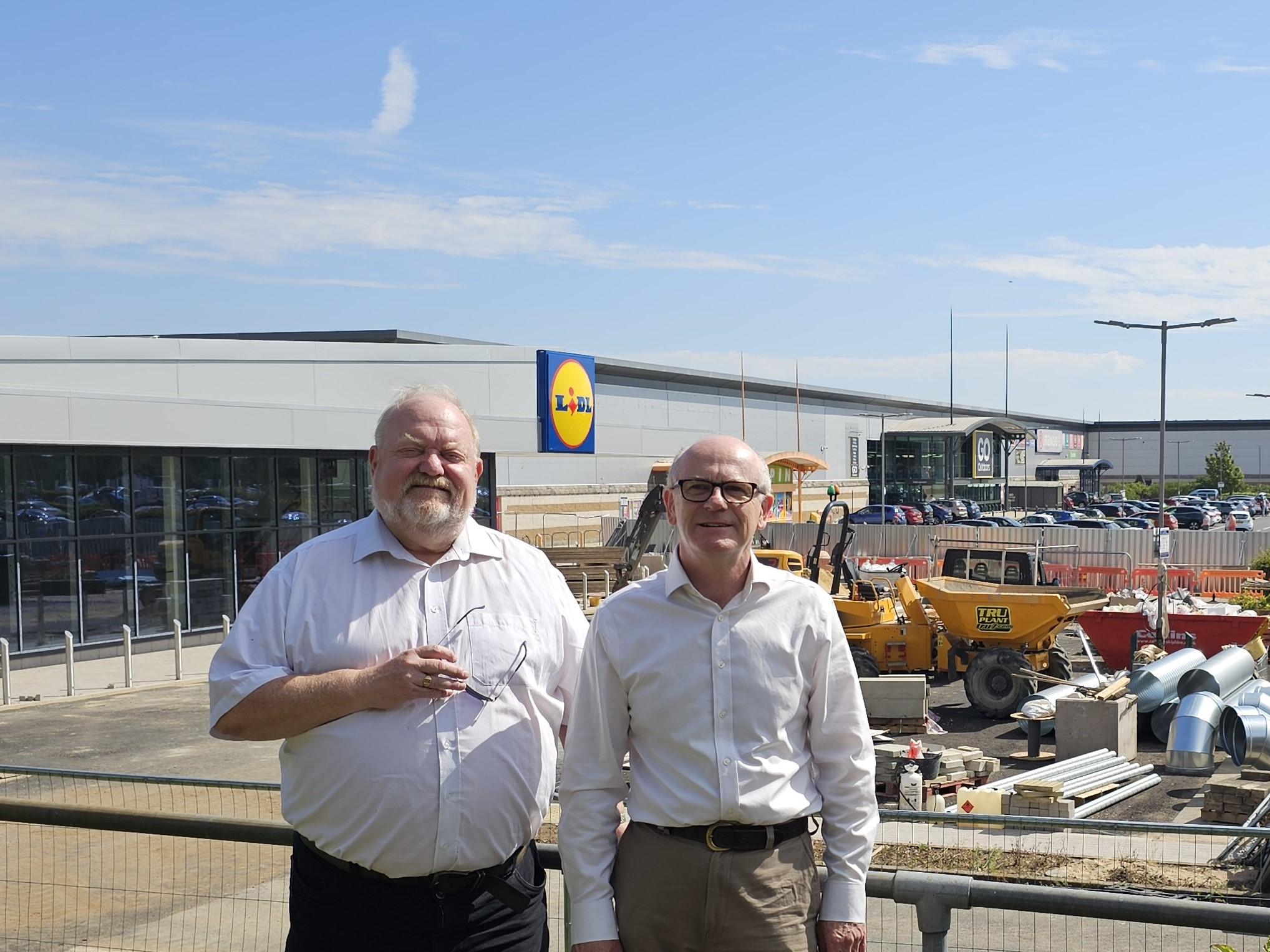 Colin Kreidewolf and Councillor Neil MacDonald