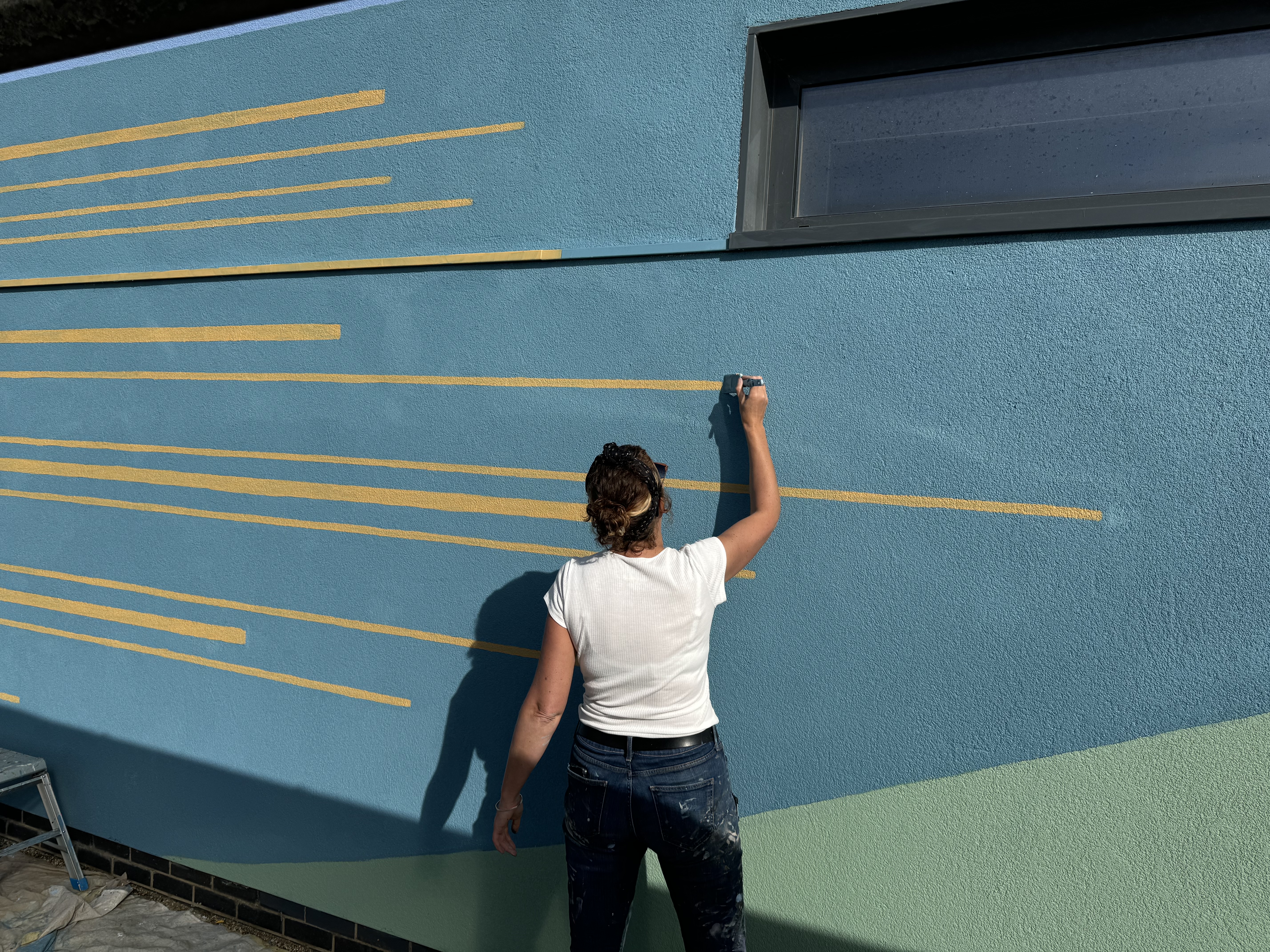 Iona Hodgson of Art Eat Events CIC lends a helping hand