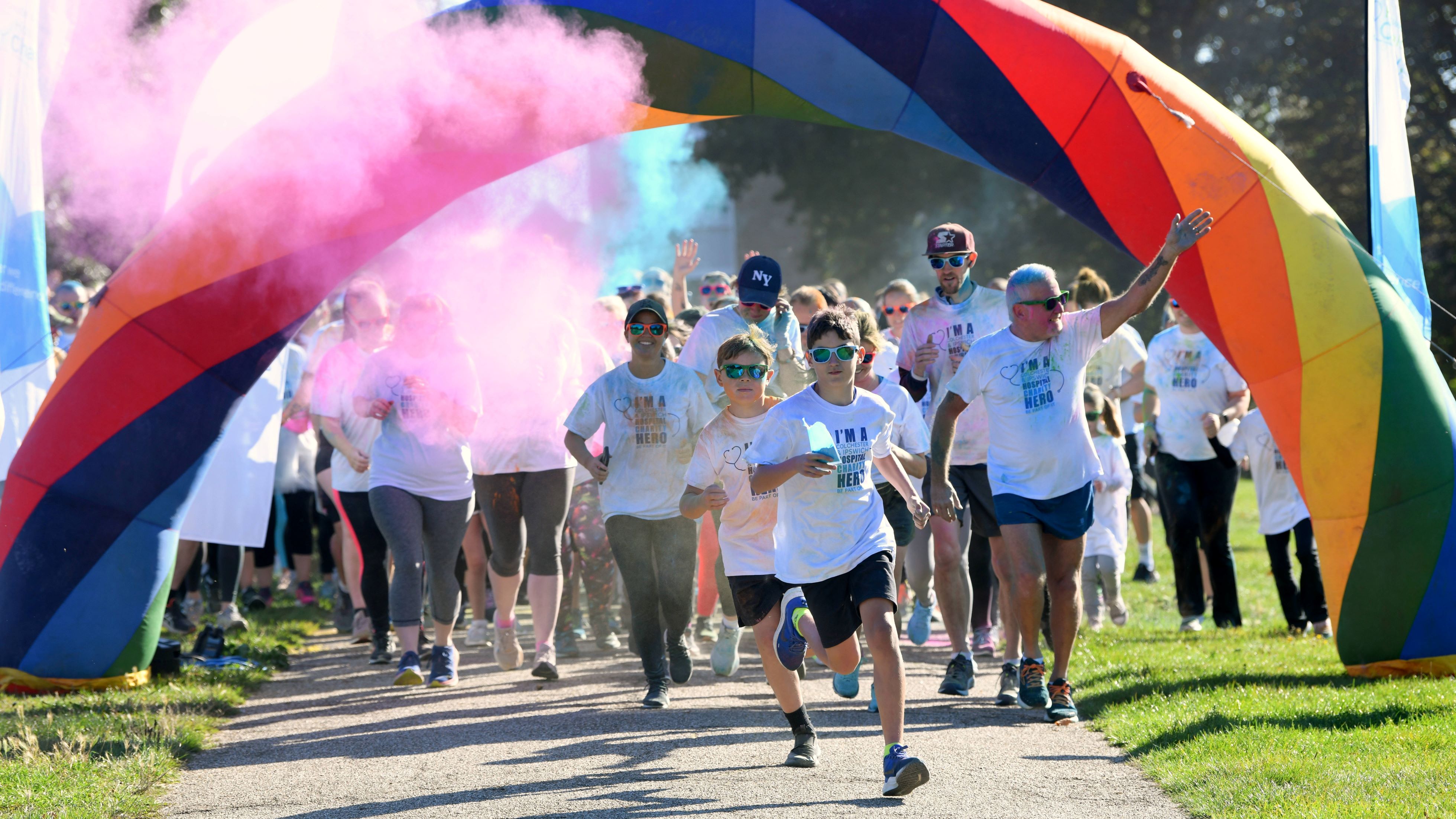 Runners set off with a burst of colour