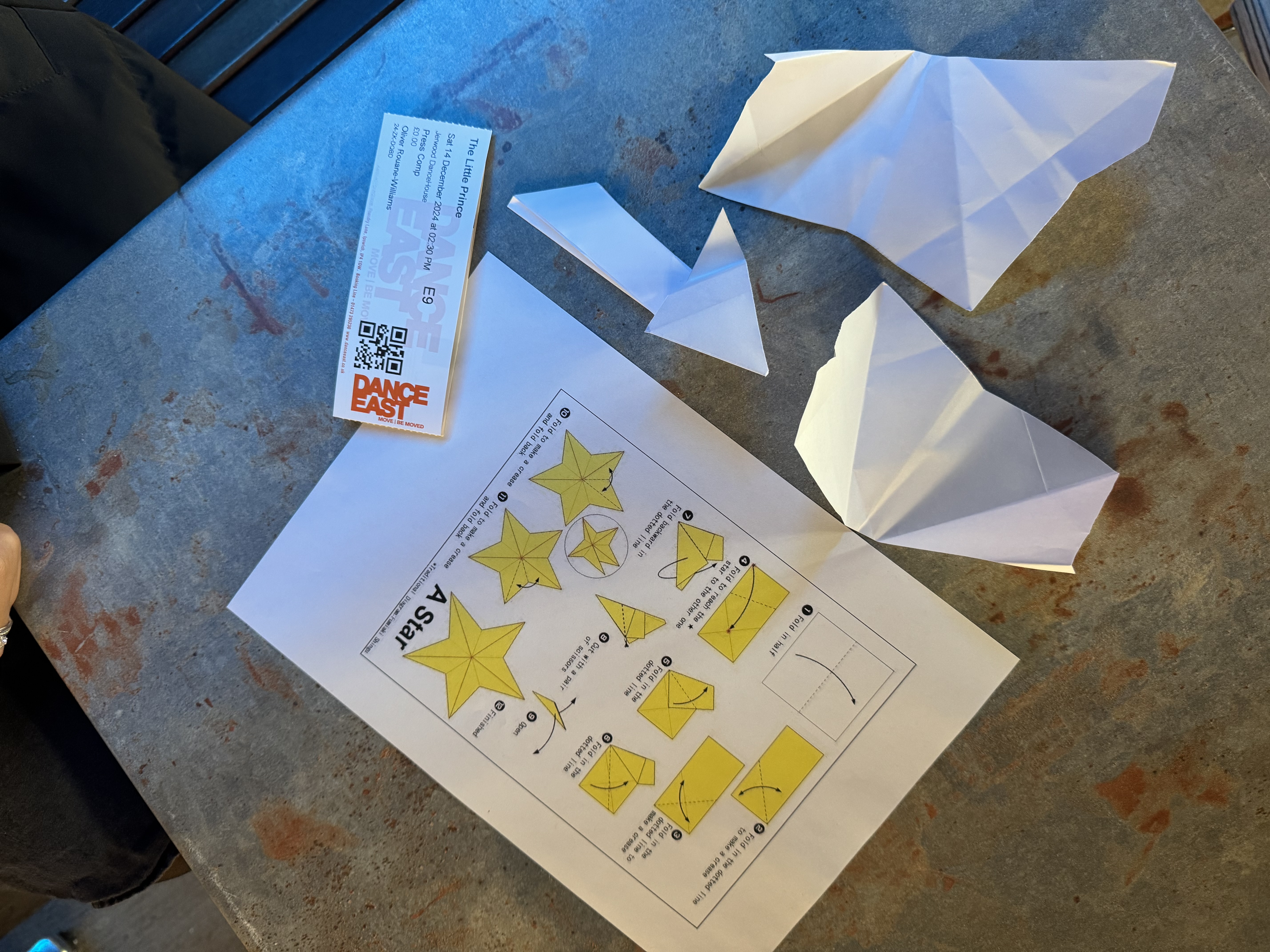 Rubbish origami star and instructions