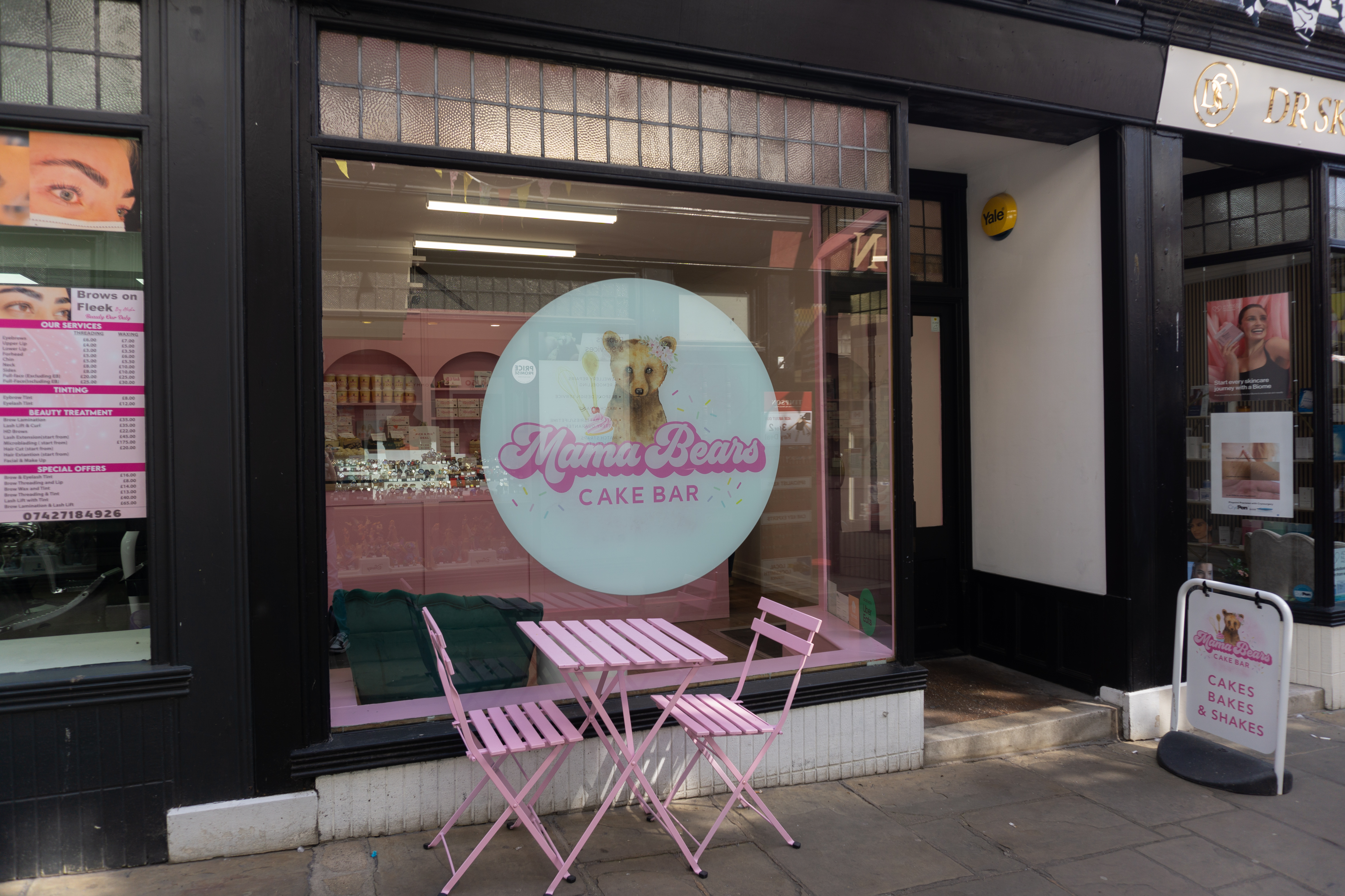 Shop front outside mama bears cakes