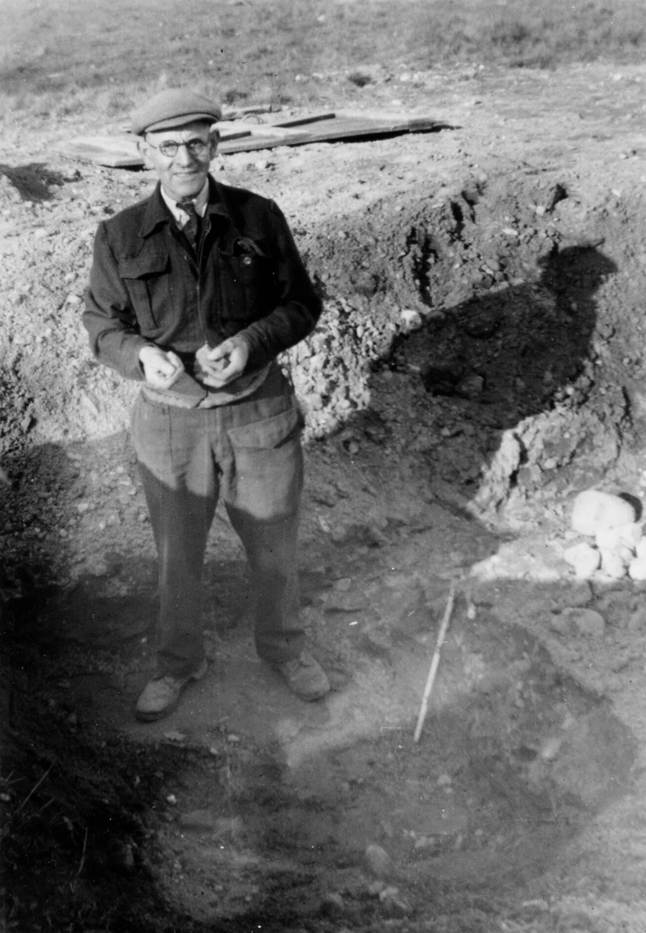 Basil Brown excavating the Roman villa at Castle Hill in Ipswich 1948-1950