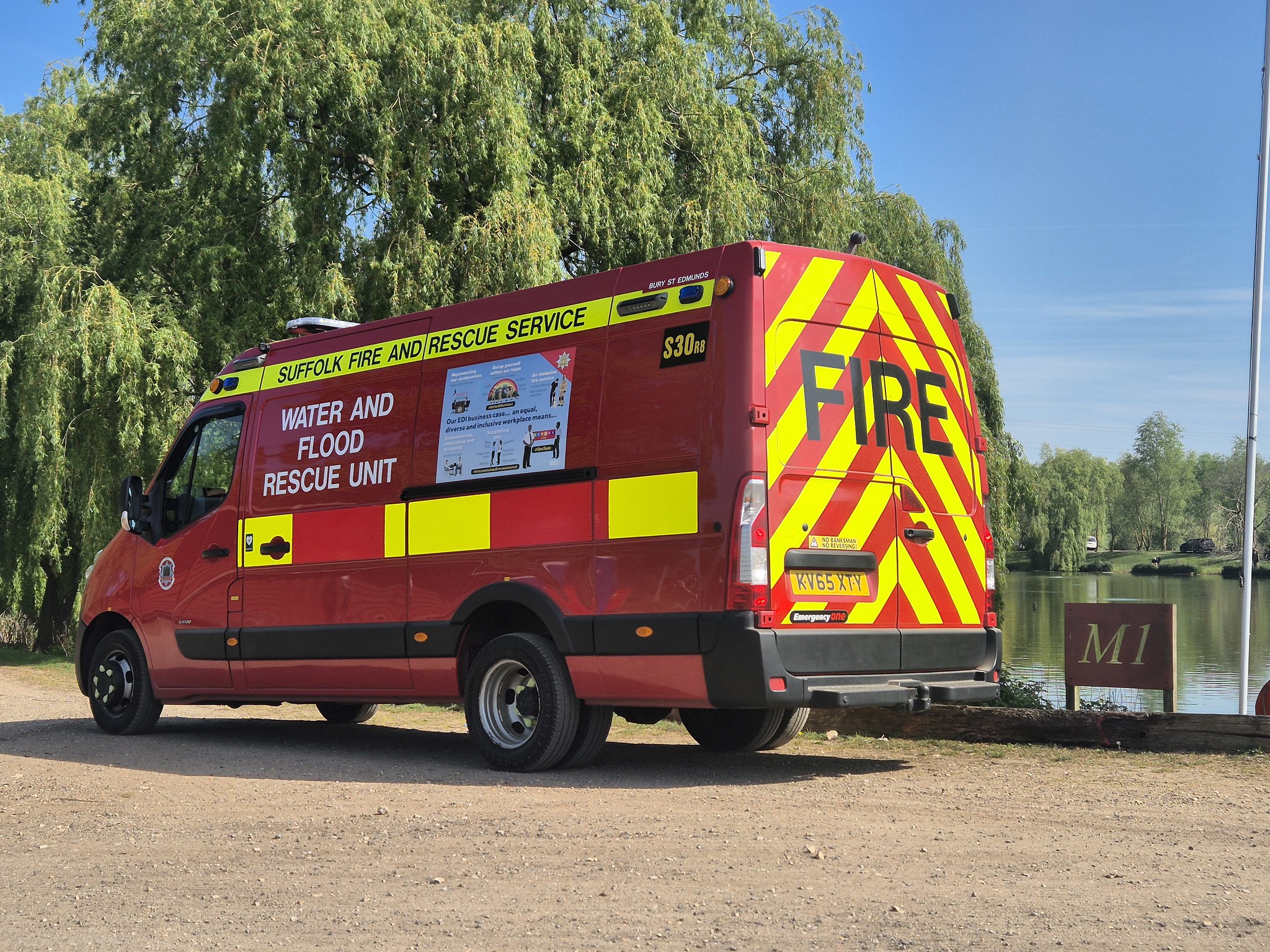 A SFRS water and flood rescue unit