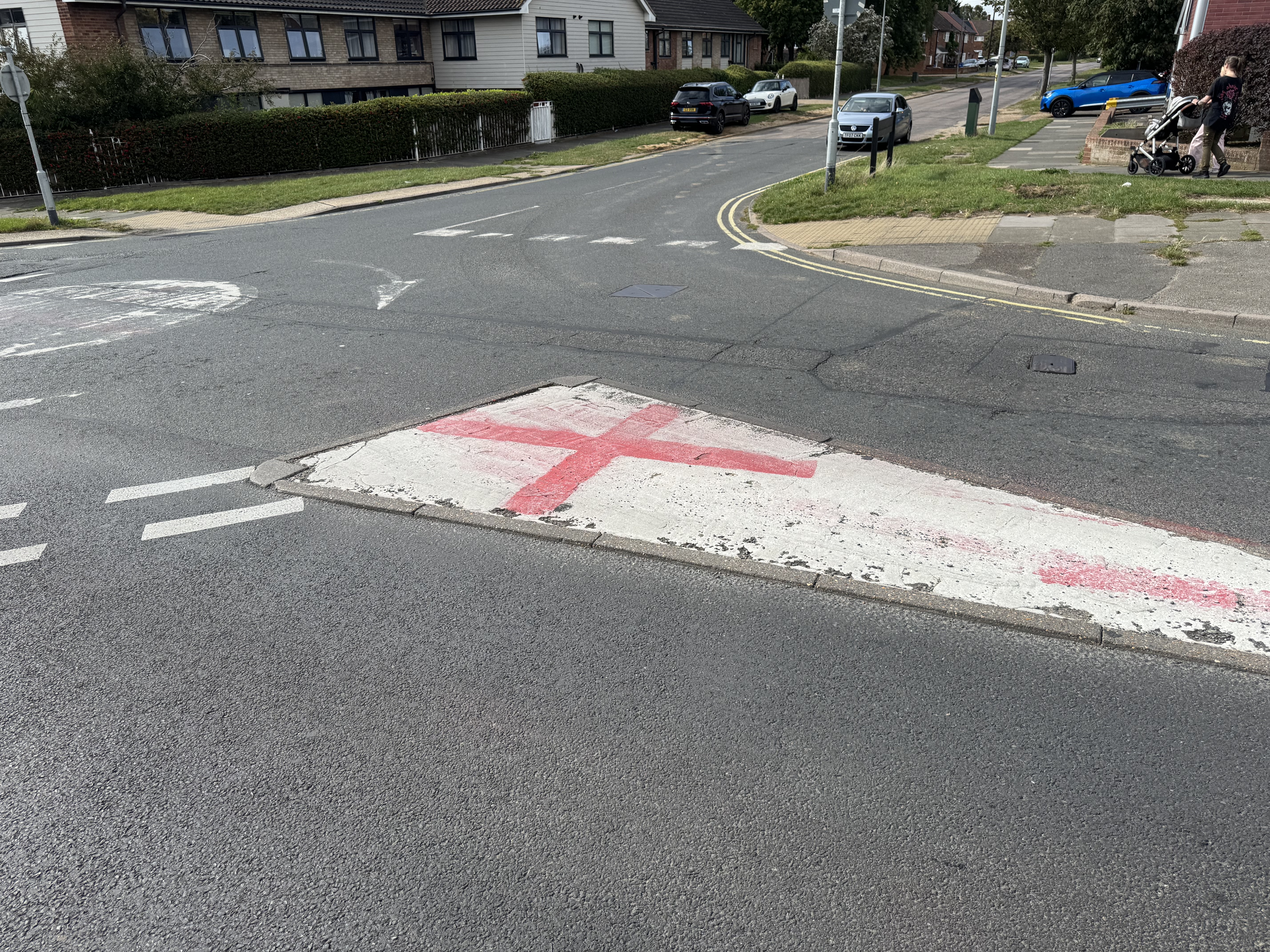 A St George's Cross painted on a roundabout on Hawthorn Drive in Chantry
