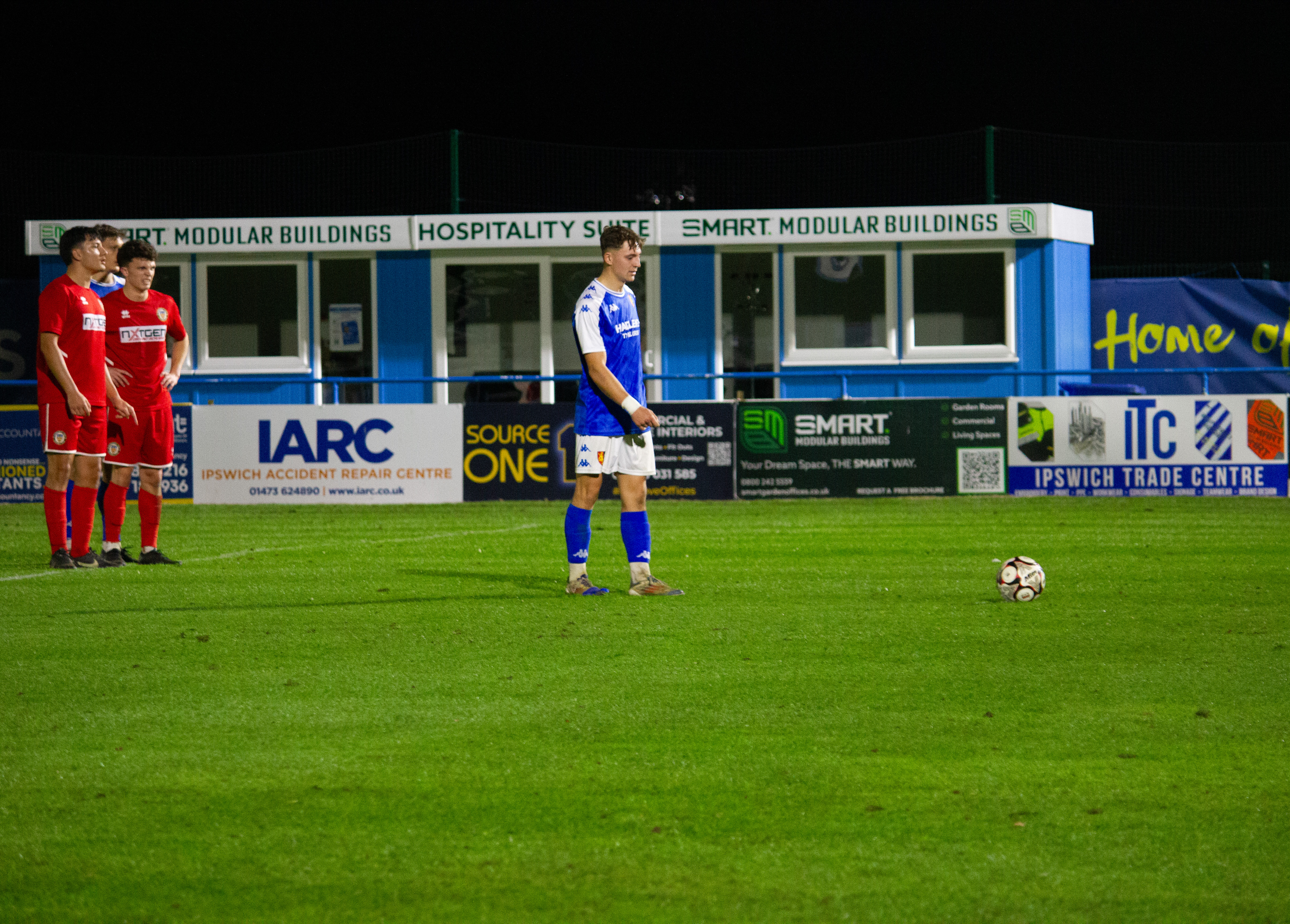 A missed Wanderers penalty to level the game late on proved decisive