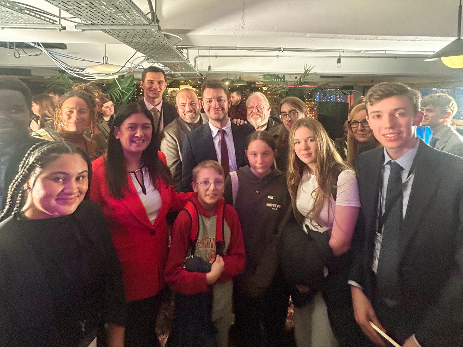 Lisa Nandy, Jack Abbott, Stephen Skeet, Colin Kreidewolf and young representatives from Ipswich