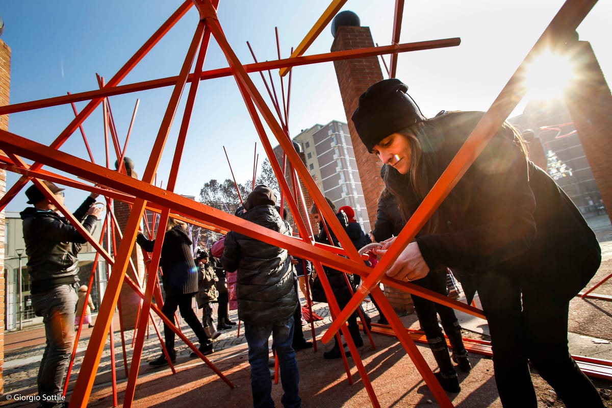 Steli is a fun, interactive and colourful event for the whole family from Italian company Stalker Teatro