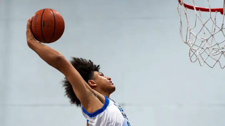 Jaziah Mussington dunking