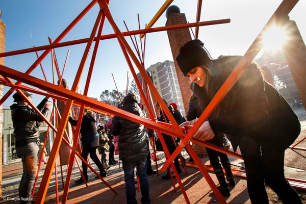 Steli is a fun, interactive and colourful event for the whole family from Italian company Stalker Teatro