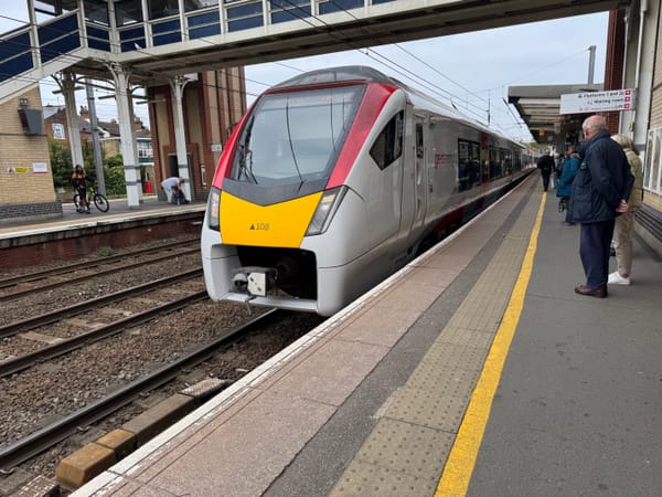 Train pulling into Ipswich Train Station
